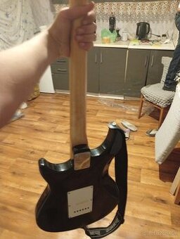 Predávam gitaru alebo vymeniť za iphone alebo Samsung Galaxy - 1
