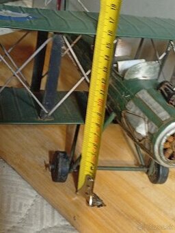 Kovový britský dvojplosnik z1.s.vojny