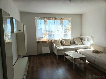 Prenájom väčšej garsonky Ilava