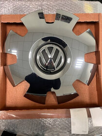 Predám novú zabalenú puklicu na VW BEETLE 15“ - 1