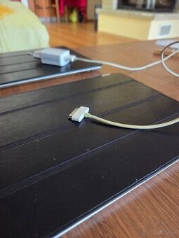 Predam 1x apple ipad 2 a 1x apple ipad 3.