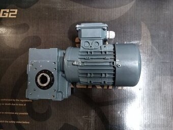 ELEKTROMOTOR S PREVODOVKOU 25 ot/min