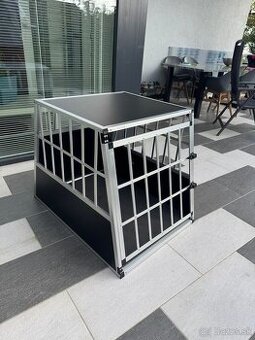 Predám klietku do auta pre psa