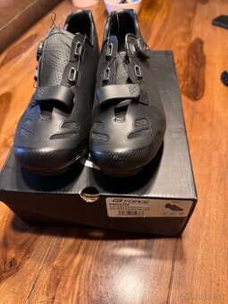 2 páry cyklistických tretier – spolu 100 €