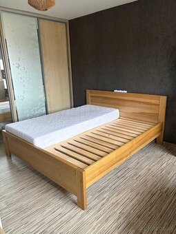 Manželská posteľ- masív