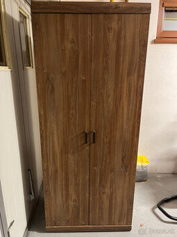 Šatníková skriňa