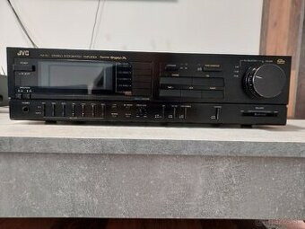 JVC AX 70