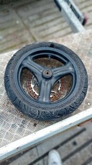 Predné koleso na motorku yamaha neos