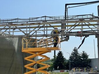 Pieskovanie kovu, konštrukcií, nádrží, podvozkov, karosérií