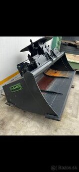 Hydraulická svahovacia lyžica na minibager