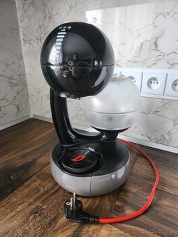 Kapsulovy kavovar dolce gusto