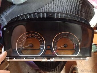BMW 7 e65 730d tachometr budíky