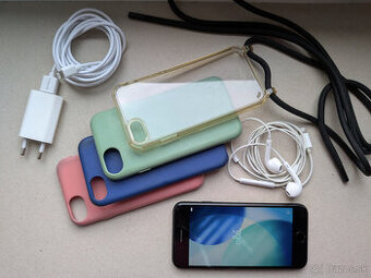 Predám Apple iPhone SE 2020 128GB v čiernej farbe.