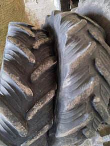 Pneu 12.4 R24