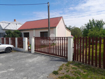 Štýlový rodinný dom s rozľahlým pozemkom v Trebišove