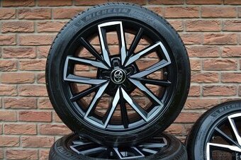 5x114,3 R17 Letna sada Original Toyota Corolla + 225/45 R17