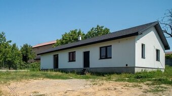 Na predaj priestranný bungalov-novostavba-holodom, Vajkovce