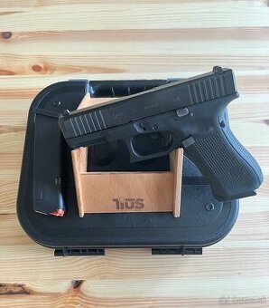 Ponúkame na predaj pištoľ samonabíjaciu Glock 45 Gen 3