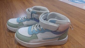 Predam tenisky Loap v.35