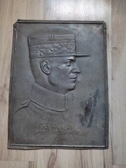 Veľa smaltovanych tabul