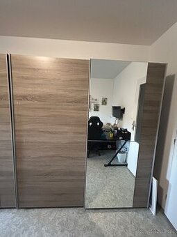 2ks šatníkových skríň