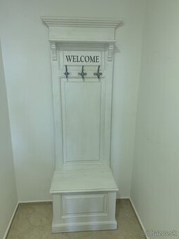 Vešiaková stena s botníkom