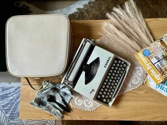 Kufrikový písací stroj Consul 231.3