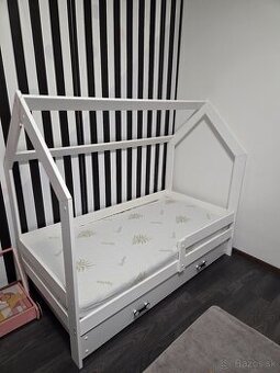 Detská domčeková posteľ