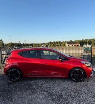 Renault Clio TCe 220 EDC