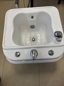 Pedikérska vanička s hydromasážou