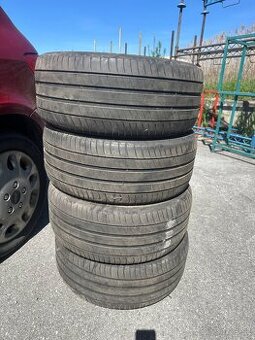 235/45r17