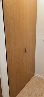Vstavaná skriňa - darujem za odvoz