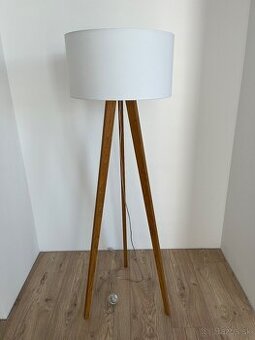 Stojata lampa