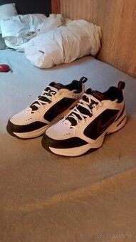 Nike Air Monarch