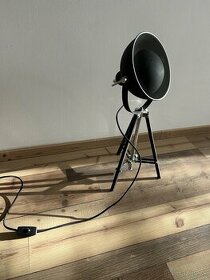 stolná lampa