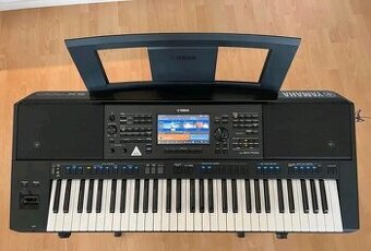 Yamaha PSR SX 700