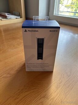 Charging station na PS5 Dualsense