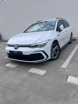 VW GOLF 8 110KW R-LINE / VÝHREV VOLANT / AMBIENT / FULL LED