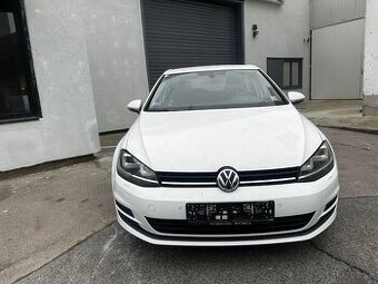 VW GOLF 7 1,2 TSI 63KW MANUÁL ROK 2013