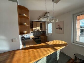 Prenájom 3-izbového bytu s loggiou – centrum Prešova - 1