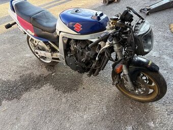 Suzuki gsxr 750