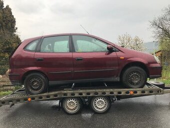 Nissan Almera Tino 1.8i - náhradní díly z vozu