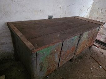 Pracovný stôl-ponk