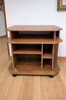 Stolík pod televízor .