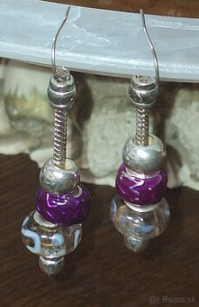 STRIEBORNÉ NÁUŠNICE