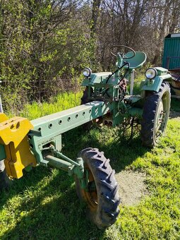 Traktor RS 09