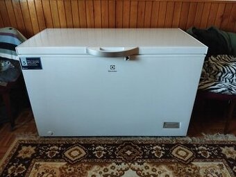 Truhlicova mraznička electrolux