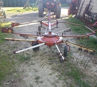Zhrňovač Deutz-Fahr