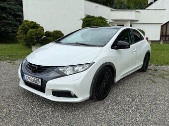 Predám Honda Civic 1.8 i-VTEC Executive 2013, 104 kW