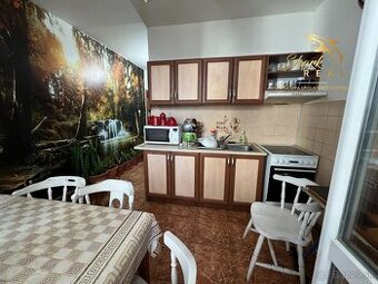 ZNÍŽENÁ CENA - Veľký 2 izbový byt na sídlisku Juh / Nové Zám